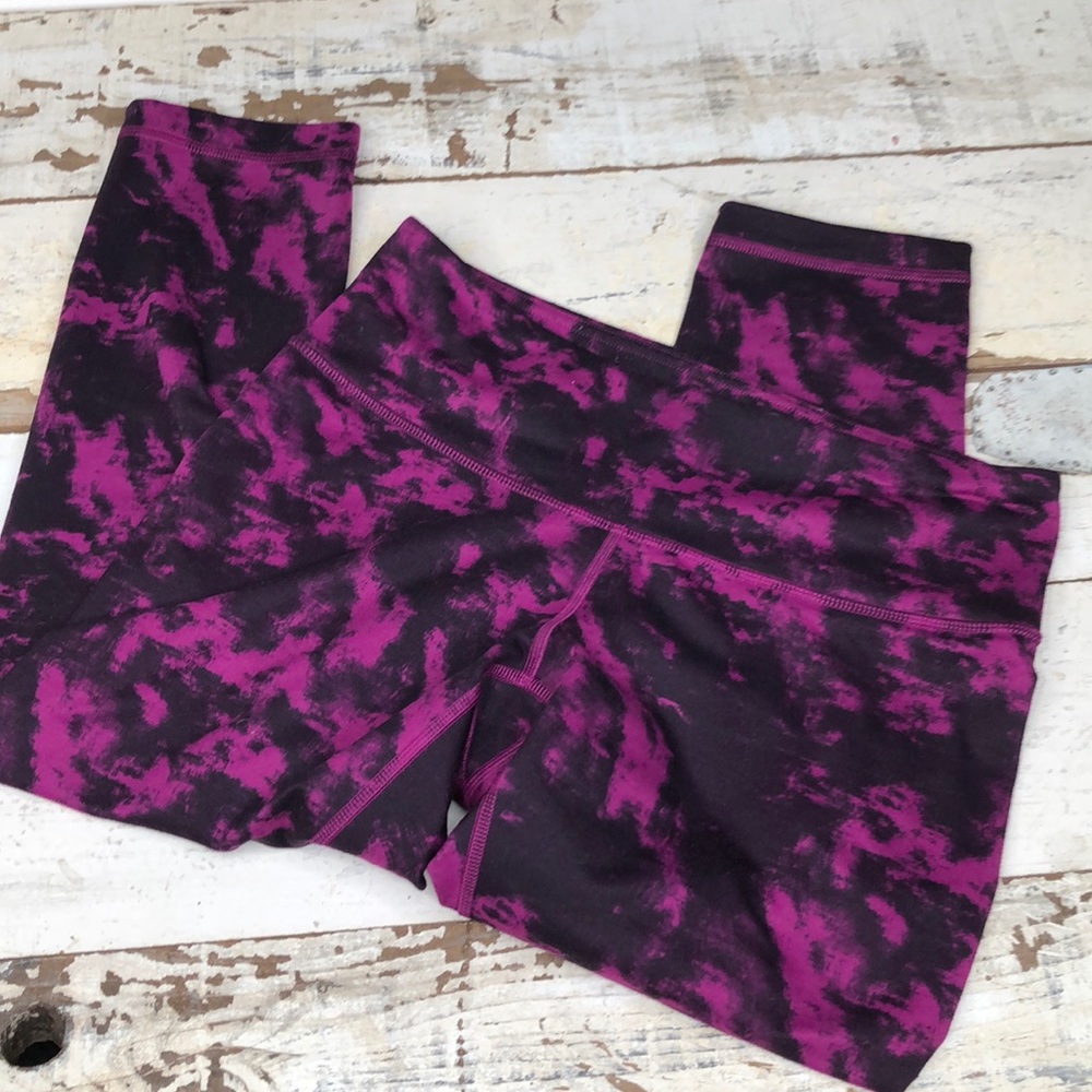 Lululemon wunder under Shibori dark magenta pant